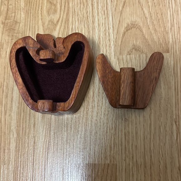 Ring box - Picture 2 of 2